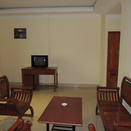 Lux Star Town Hotel Phnom Penh Exterior photo