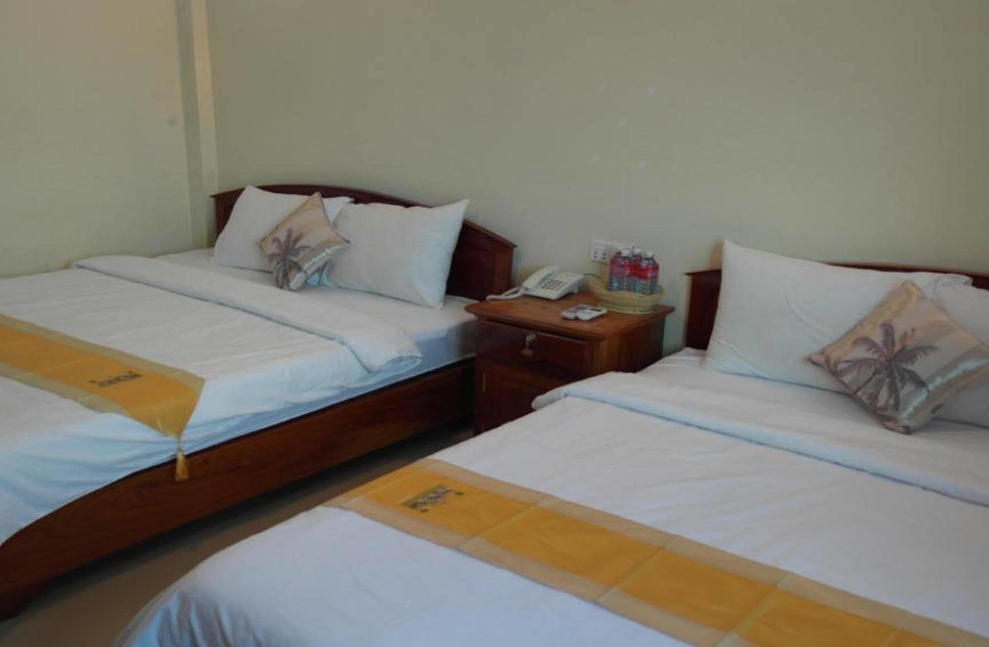 Lux Star Town Hotel Phnom Penh Exterior photo